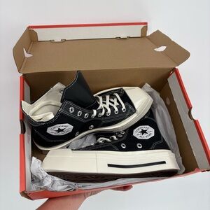 Converse Black and White Platform High-Tops NWT in box
